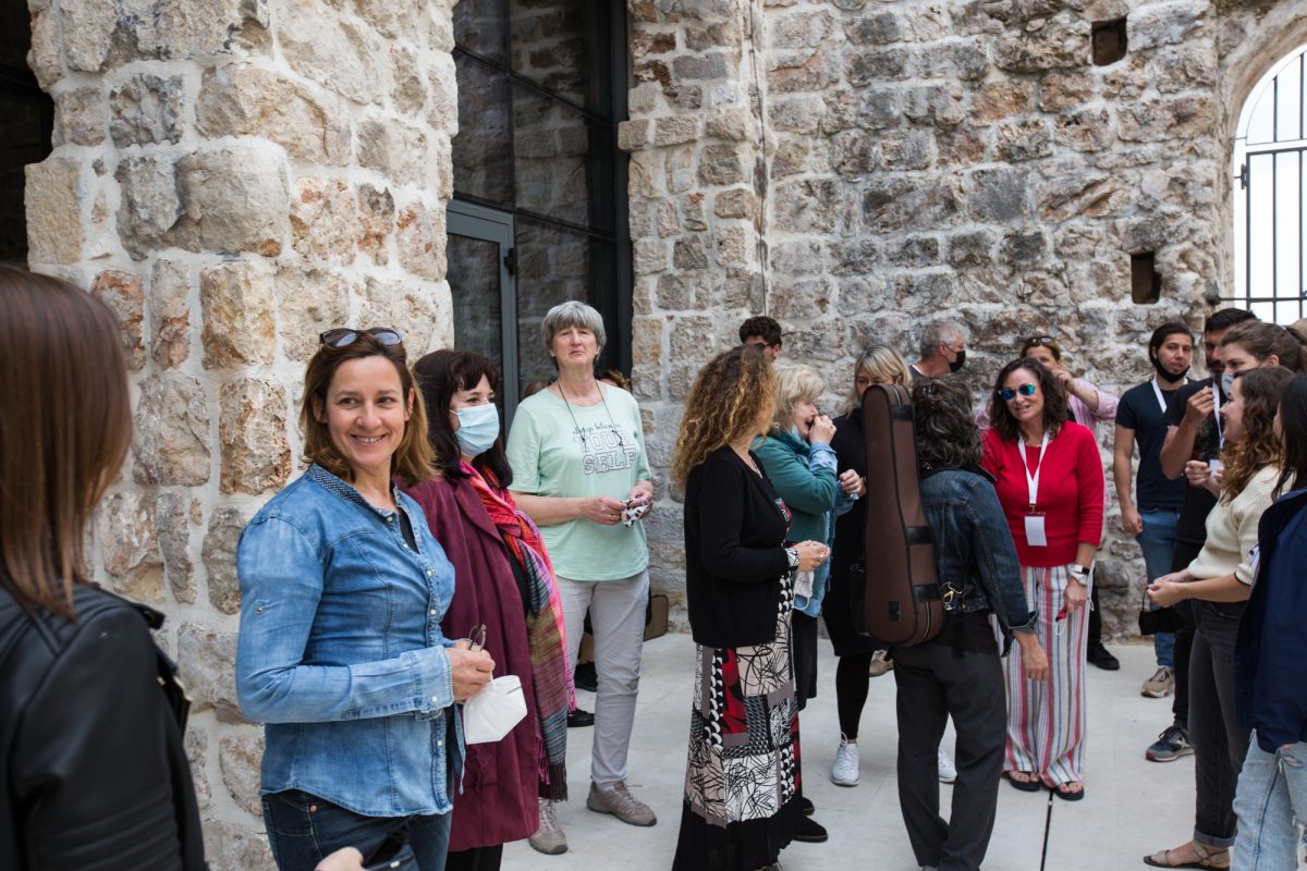 dubrovnik-nomads-computer-digital-event-happy-people