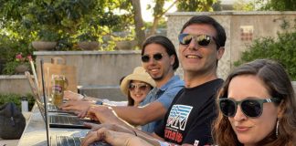 dubrovnik-nomads-computer-digital-event-happy-people