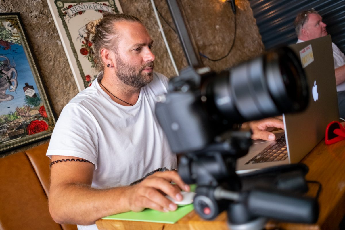 zagreb-digital-nomads-croatia-people-happy-event-smile